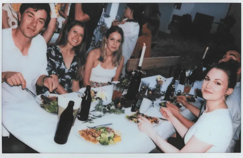 femtasy team eating