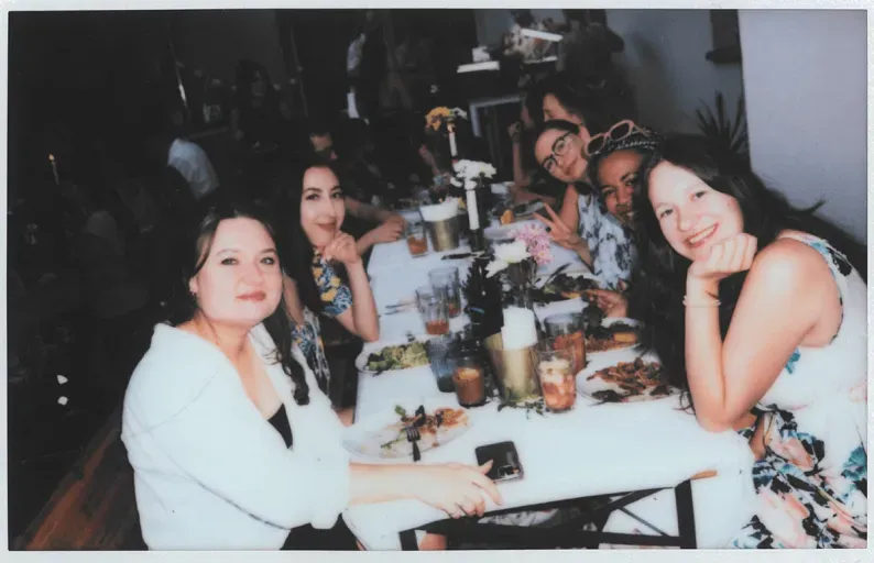 femtasy team eating